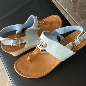 Tommy Hilfiger Size 10 woman’s 4 inch sandals, leather and jean material straps